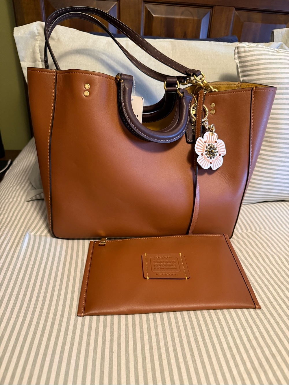 NWT COACH Brown-Tan Leather Rae Tote with Floral Charm - Picture 2 of 6